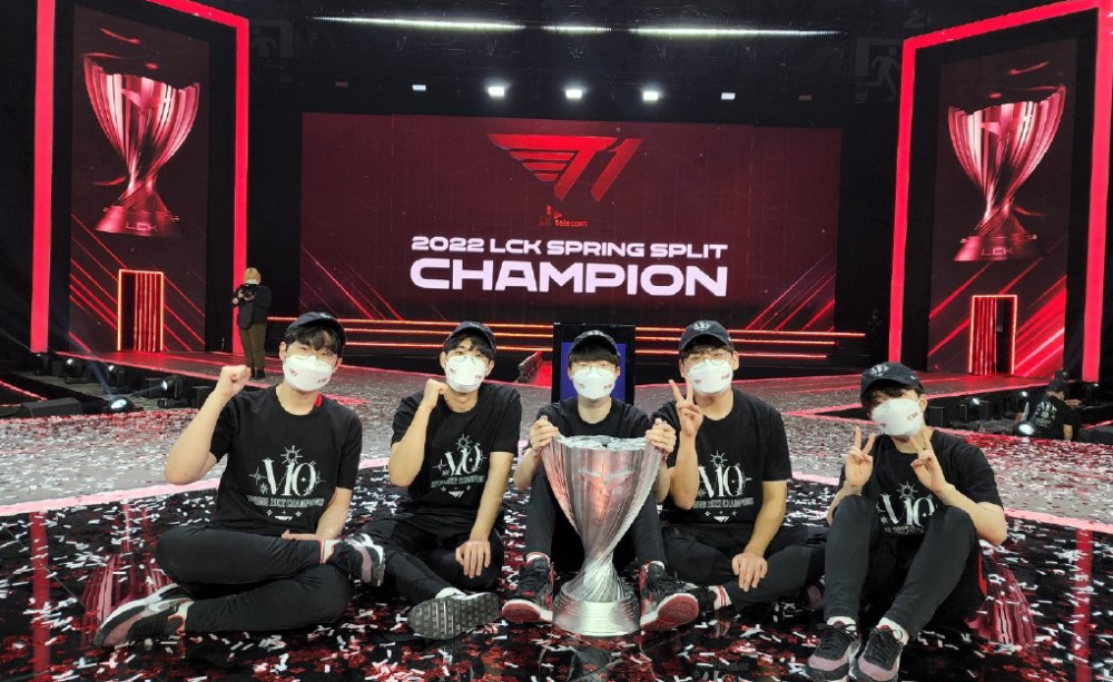 十五人更贴 十五人更贴